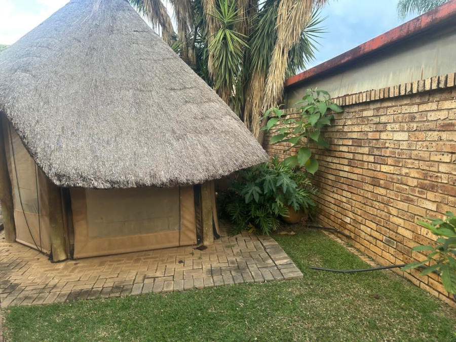 5 Bedroom Property for Sale in Waterval East North West